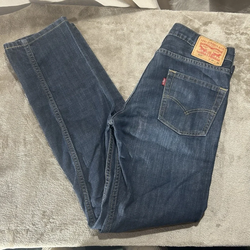 Levi's 513 Slim Straight Jeans Men's 30x32 Blue Denim 08513-0582 Dark Wash
